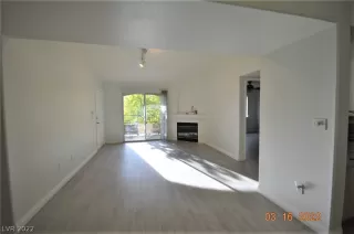 Photo #5: 2379826 Listing