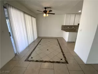 Photo #4: 2379849 Listing 