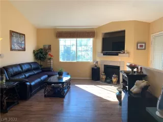 Photo #5: 2379854 Listing 