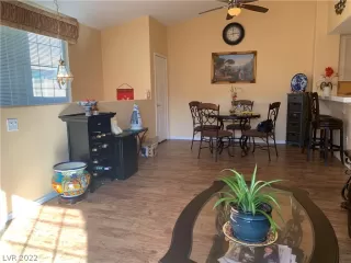 Photo #6: 2379854 Listing 