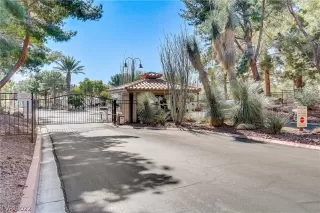 Photo #2: 2379857 Listing 