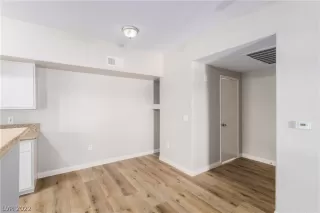 Photo #6: 2379874 Listing