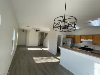 Photo #2: 2379879 Listing