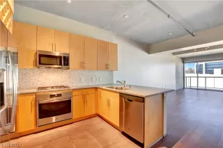 Photo #1: 2379882 Listing