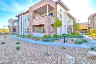 Photo #1: 2379884 Listing 