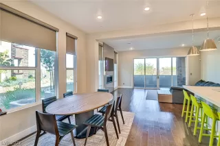 Photo #5: 2379884 Listing 