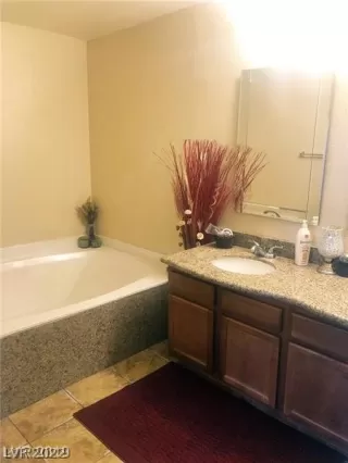 Photo #3: 2379905 Listing 