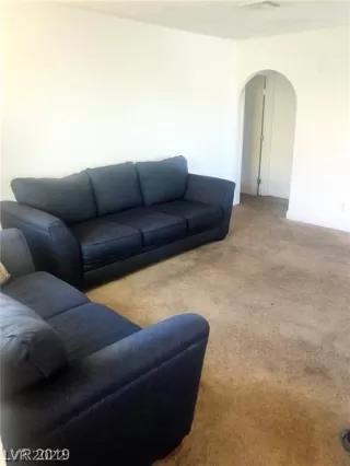 Photo #6: 2379905 Listing 