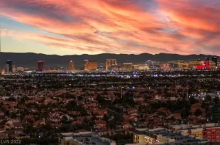 Photo #2: 2379916 Listing