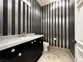 Photo #4: 2379916 Listing