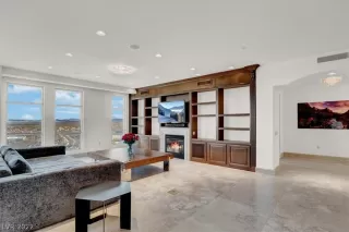 Photo #6: 2379916 Listing