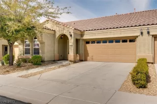 Photo #1: 2379933 Listing 