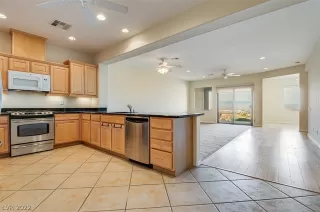 Photo #4: 2379933 Listing 