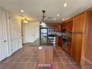 Photo #6: 2379937 Listing 