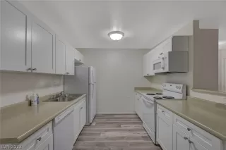 Photo #2: 2379970 Listing 