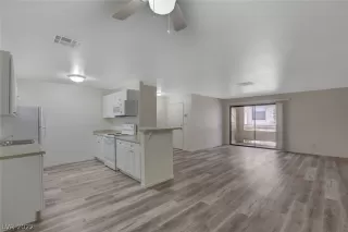 Photo #6: 2379970 Listing 