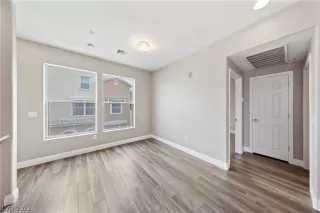 Photo #4: 2380003 Listing 