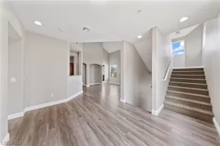 Photo #5: 2380003 Listing 