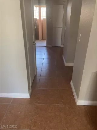 Photo #4: 2380005 Listing