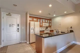 Photo #6: 2380009 Listing 