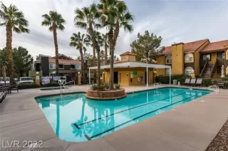 Photo #2: 2380019 Listing