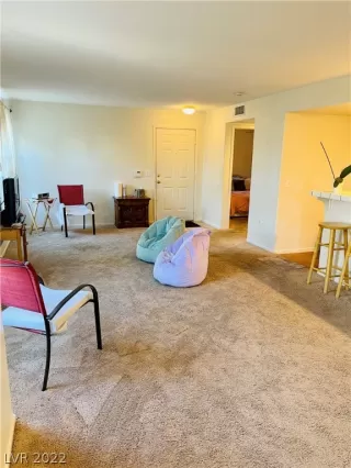 Photo #6: 2380019 Listing