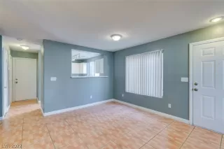 Photo #5: 2380043 Listing 