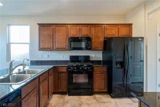 Photo #1: 2380053 Listing 