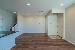 Photo #2: 2380053 Listing 