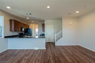 Photo #6: 2380053 Listing 