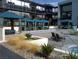 Photo #6: 2380075 Listing