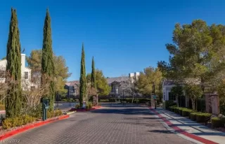 Photo #5: 2380077 Listing