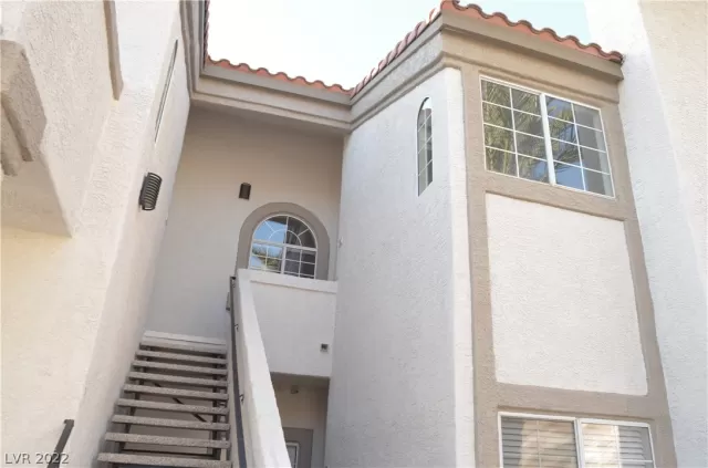 MLS: 2380080 Condo For Sale