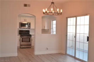 Photo #6: 2380080 Listing 