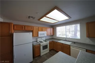 Photo #3: 2380086 Listing 