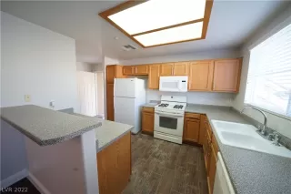 Photo #6: 2380086 Listing 