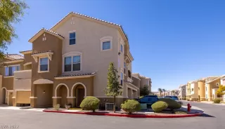 Photo #1: 2380089 Listing 