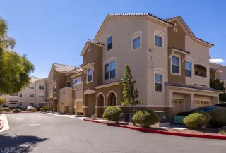 Photo #2: 2380089 Listing 