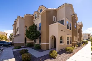 Photo #3: 2380089 Listing 