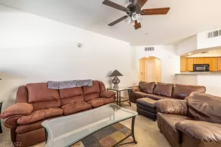 Photo #5: 2380089 Listing 