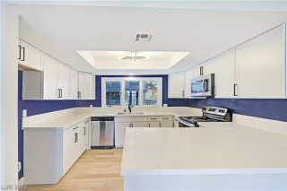 Photo #2: 2380099 Listing 