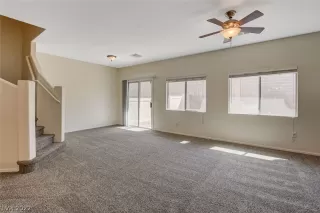 Photo #3: 2380102 Listing