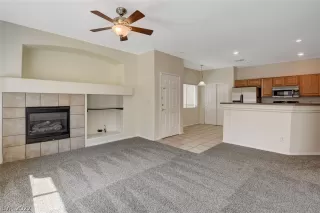 Photo #4: 2380102 Listing