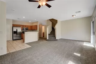 Photo #5: 2380102 Listing