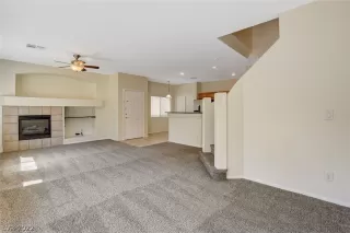 Photo #6: 2380102 Listing