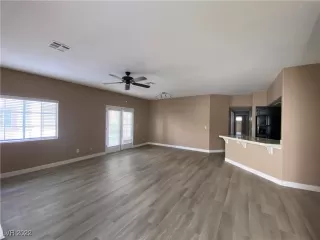 Photo #1: 2380116 Listing 