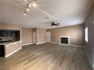 Photo #2: 2380116 Listing 