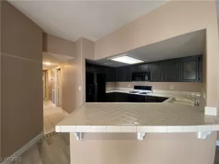 Photo #4: 2380116 Listing 