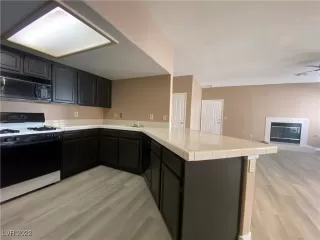 Photo #6: 2380116 Listing 