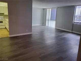 Photo #2: 2380127 Listing 